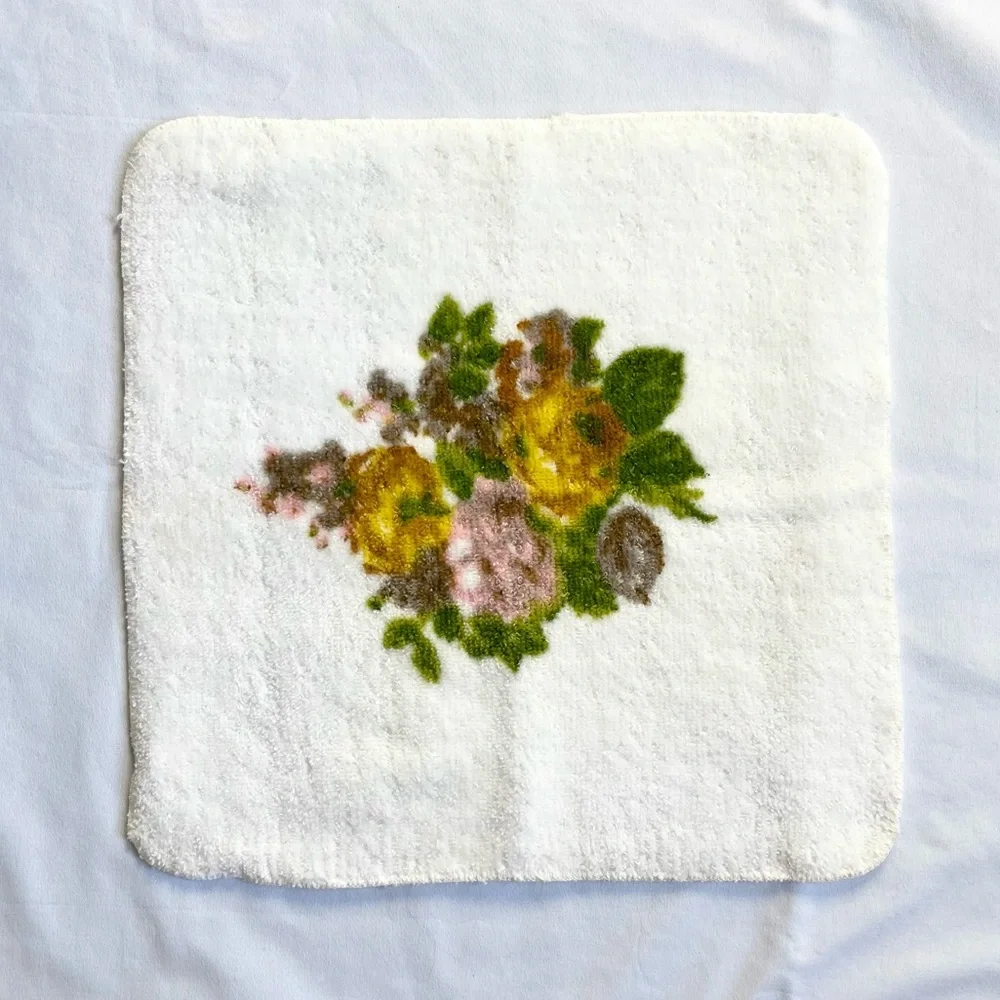 Vintage 70s Wamsutta Plush Floral Washcloths Set of Two